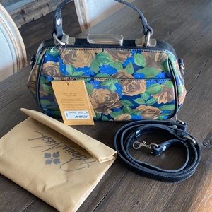 Patricia Nash Gracchi Frame Leather
Blue Sky Rose Handbag Floral
Blue Gr…